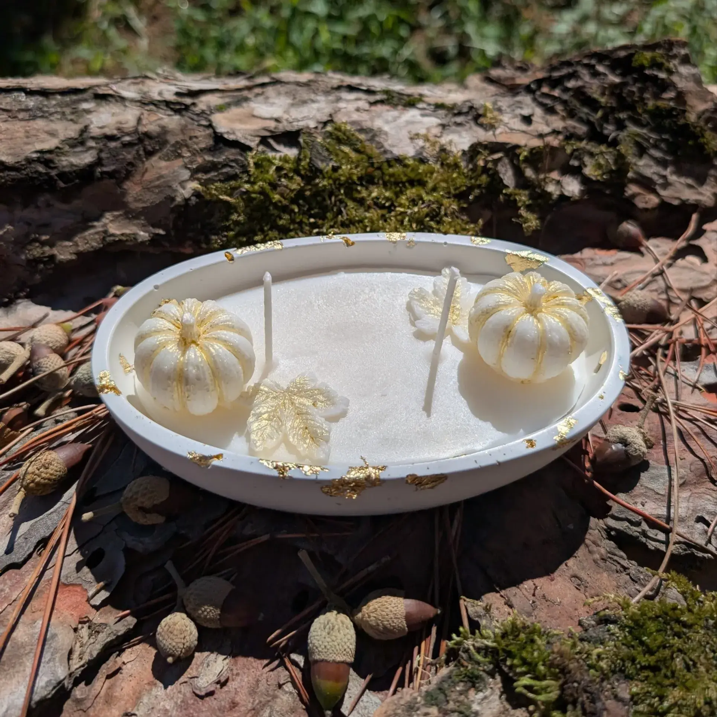 Vela aromática artesanal en recipiente ovalado